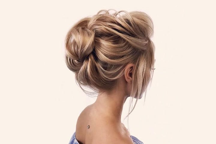 33 Super Easy Updos for Beginners to Try in 2024